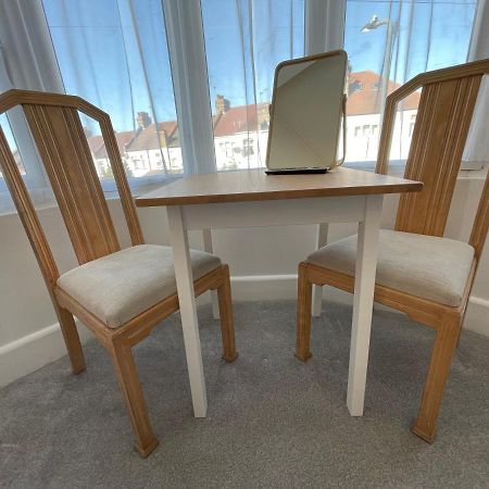 Double Bedroom With Tv In Sudbury Hill Wembley - 10 Mins From Wembley Stadium Harrow on the Hill Exterior foto